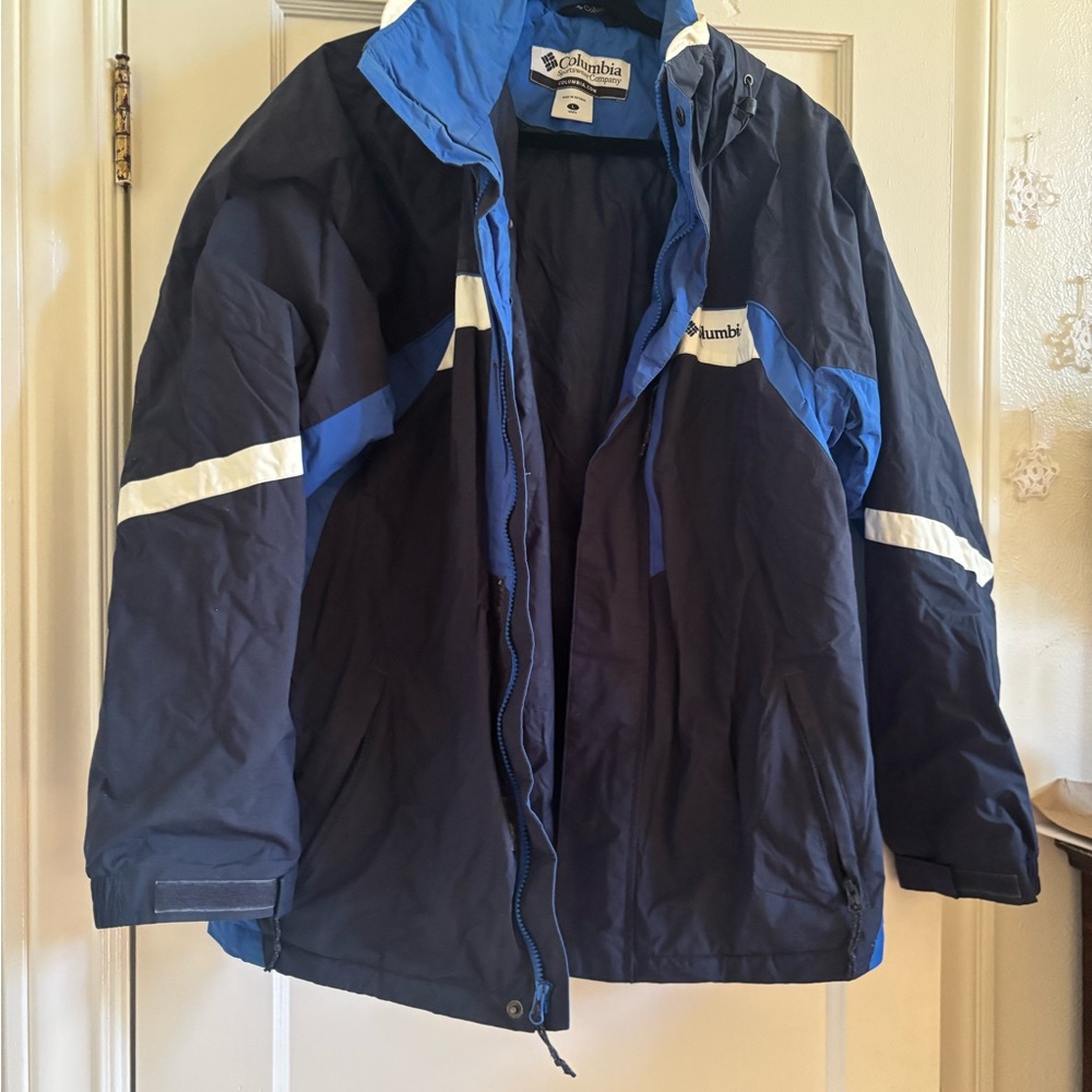 Columbia Men's Blue and Black Outdoor Jacket